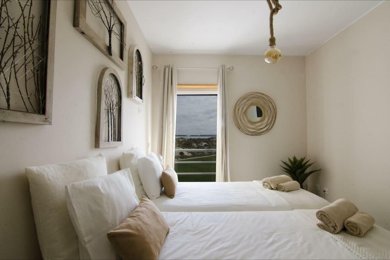 Baywatch Beach House Peniche Apartment ภายนอก รูปภาพ